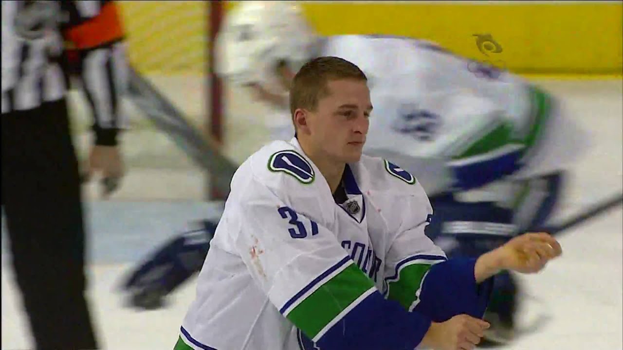 Canucks at Oilers - Rick Rypien Vs Zack Stortini - 10.19.09 - HD