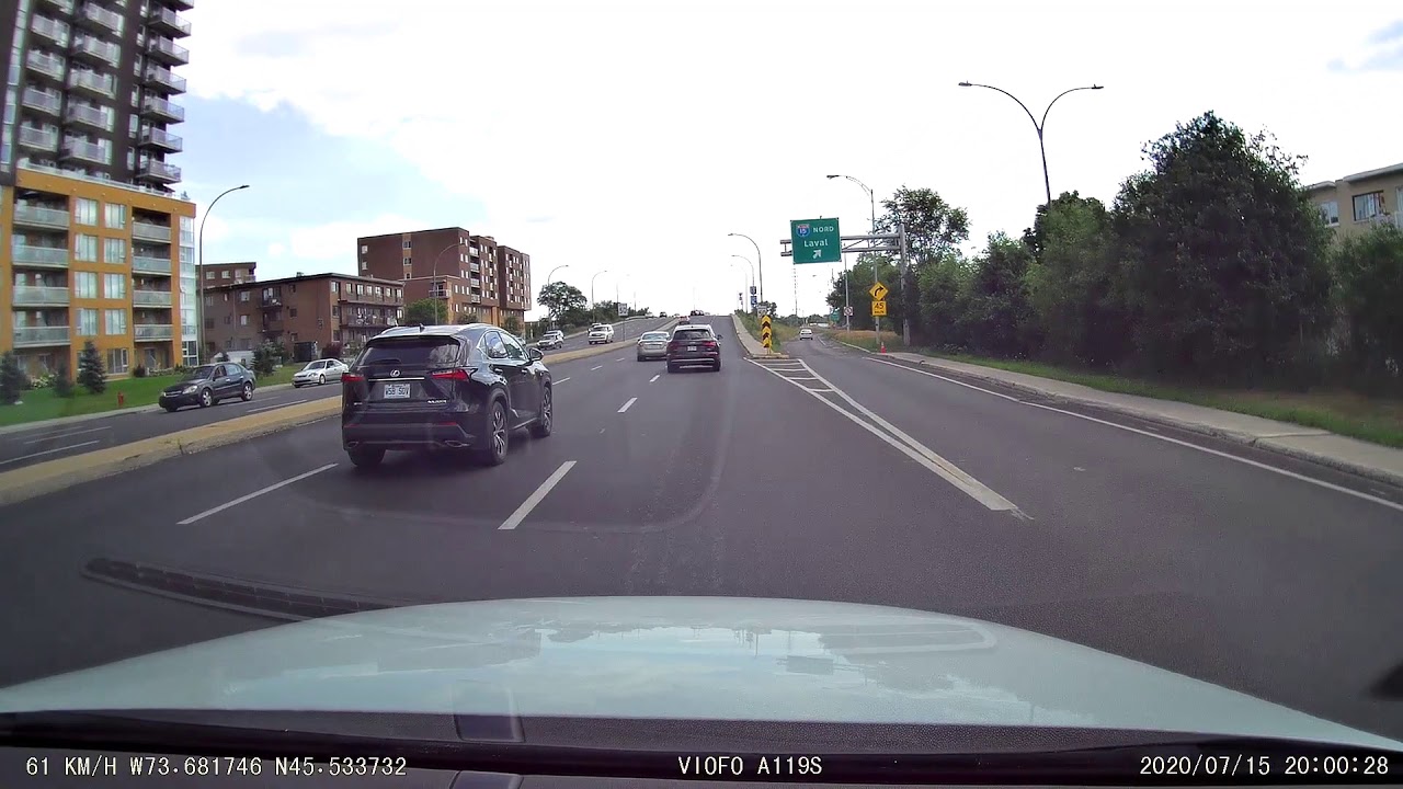 lexus drivers douche bag, cuts in front, zig zigs and burns red light