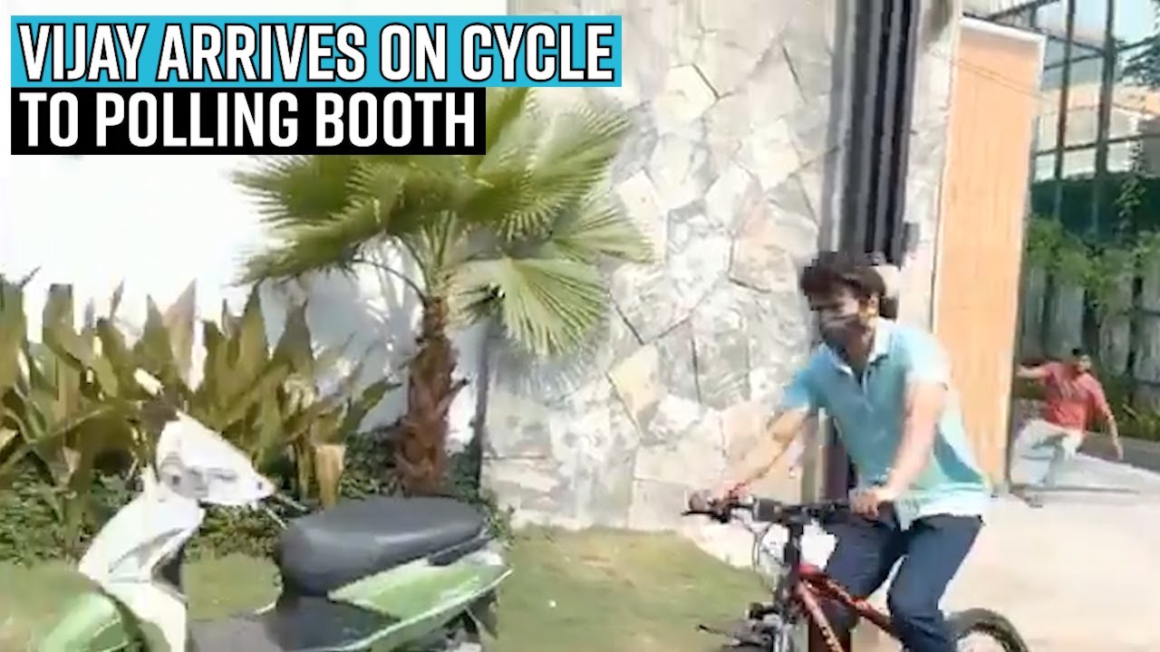 Vijay Arrives on Cycle to Polling Booth; Thalapathy Fans Call it a 'Master' Stroke, Gets his Message