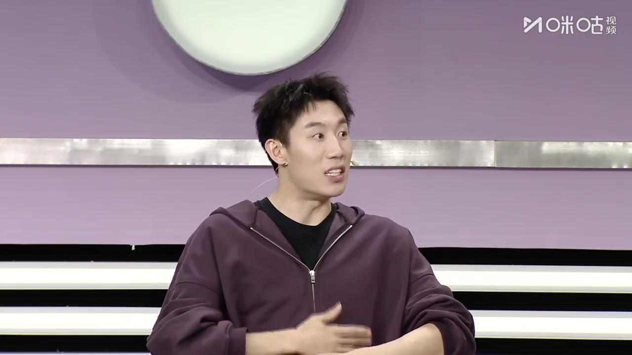 【咪咕专属】乒乓赛场，技术过硬是基础，心态沉稳，&ldquo;气&rdquo;够长才是赢到最后的关键。程靖淇：这次看龙队比赛，你能感觉他从开局第1分到结束，对节奏把控非常缜密。【欢迎订阅咪咕体育MIGU Sports频道】