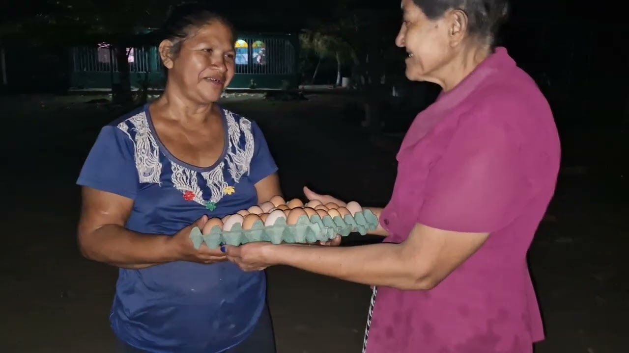 Mira a quien le regaló Huevos David y su Mamá 😍