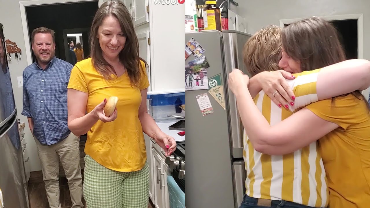 Pregnancy Surprise to Grandma with a 'Bun in the Oven' Idea || WooGlobe