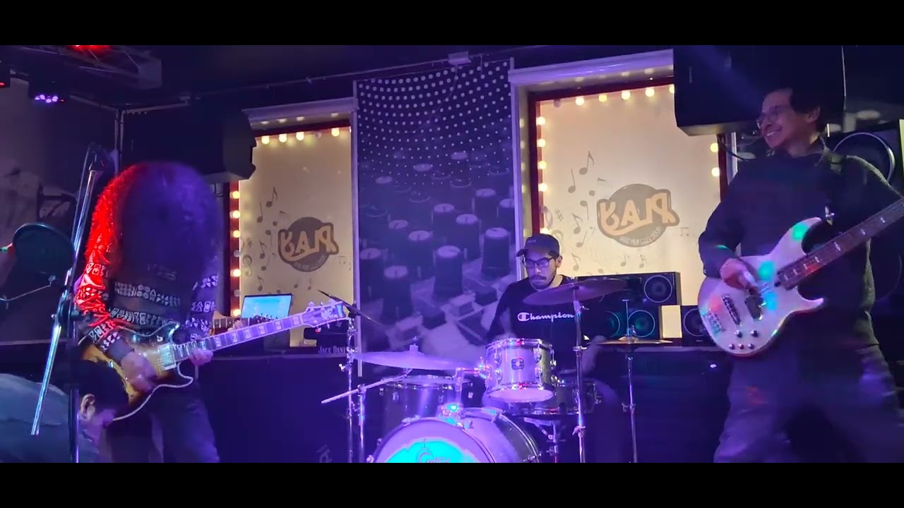 PELUCÓN GUITARRA - (Agosto 2025).
