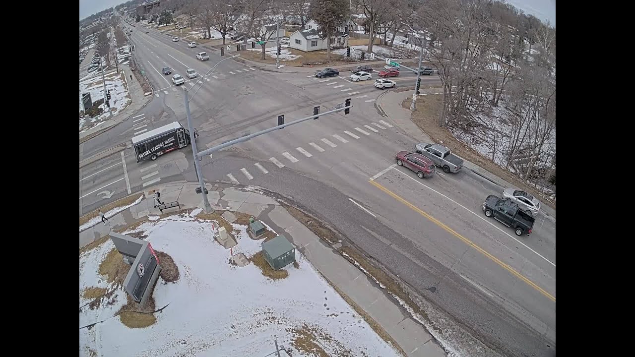 RAW VIDEO: Sinkhole swallows 2 vehicles in Omaha