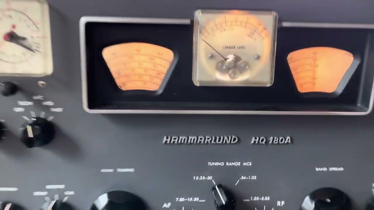 Hammarlund HQ180 beats the snot out of an Icom 705