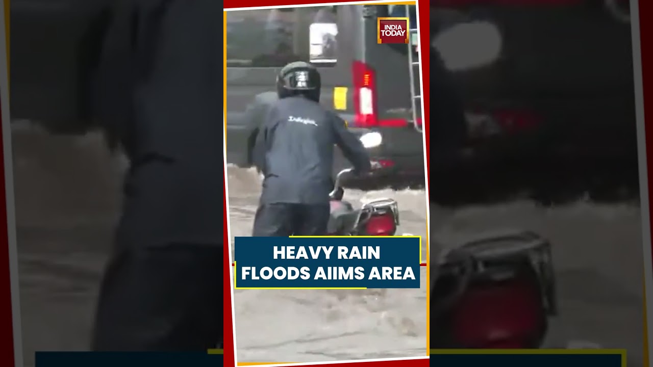 Heavy Rain Floods AIIMS Area In Delhi, Severe Waterlogging Disrupts Traffic #delhi #monsoon