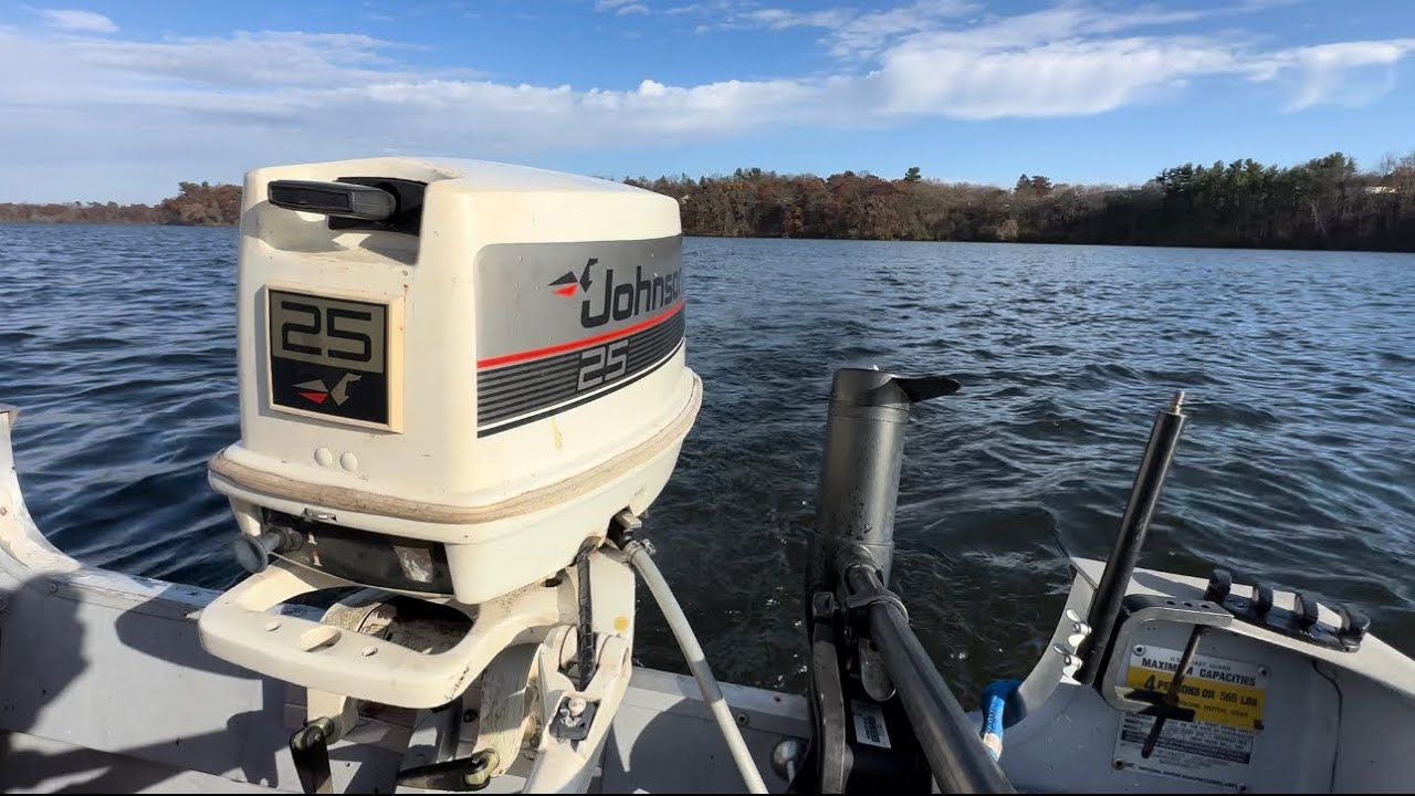 1988 25hp Johnson Outboard Motor