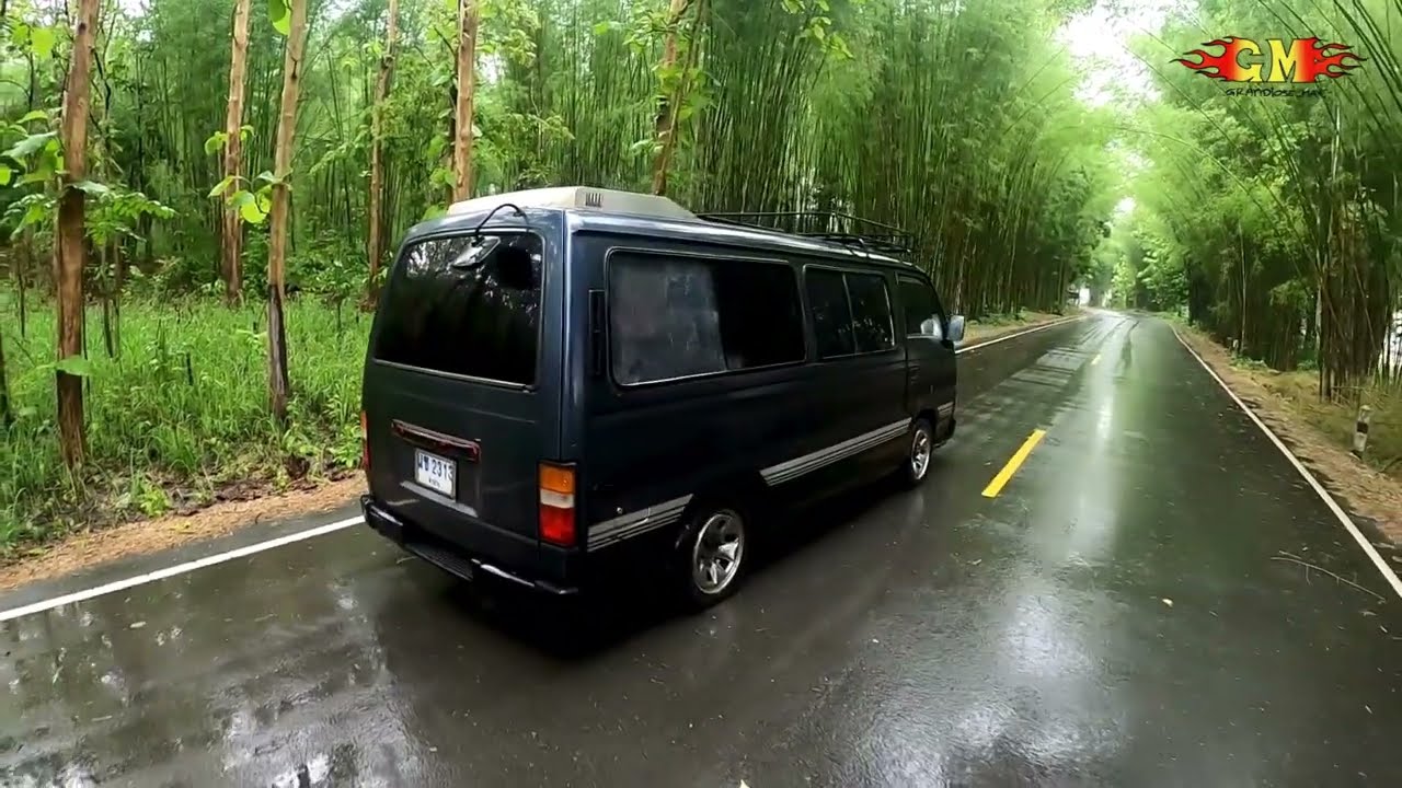 Nissan Urvan E24 : อุโมงค์ไม้ไผ่ บ้านบัว