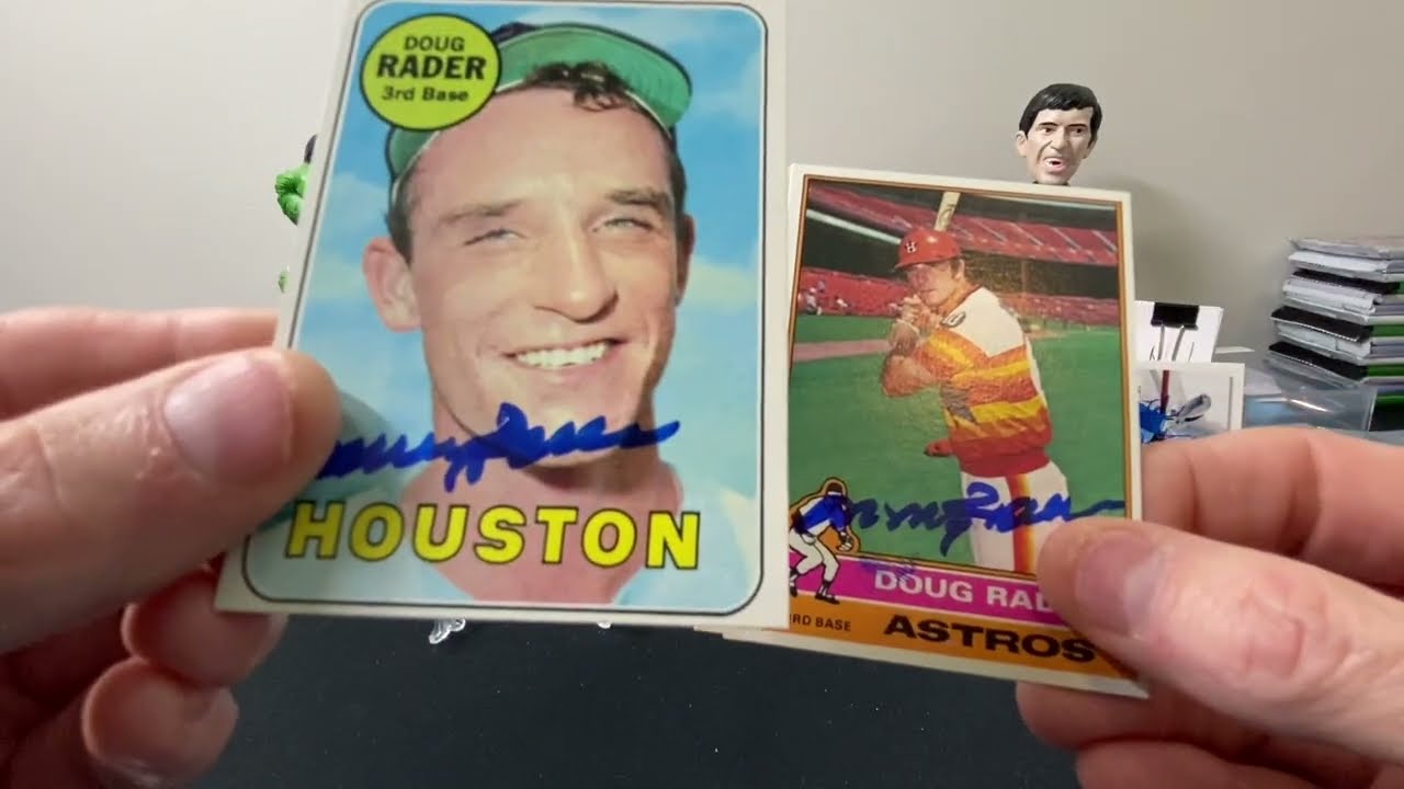 Episode 241 - Awesome Autographs and More!