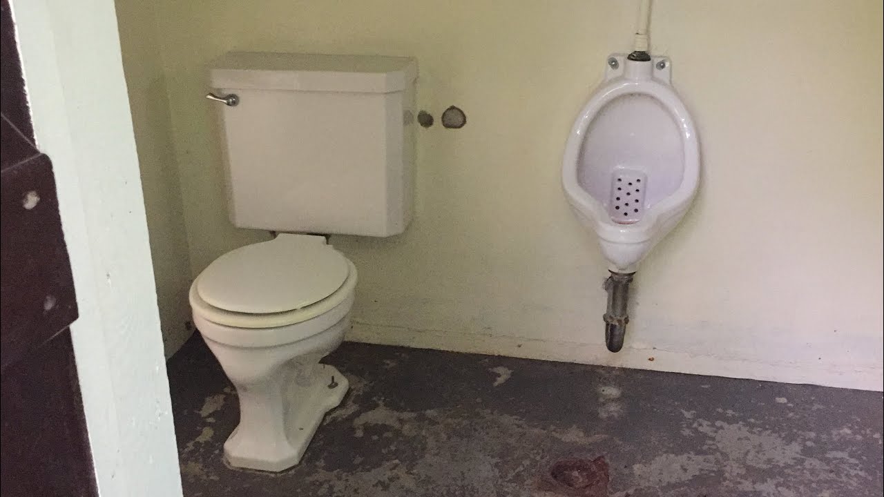 [670] Old 1930's park restroom with vintage Washdown toilets!