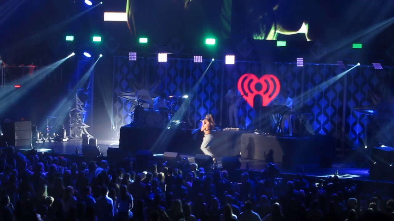 Halsey ft. Lauren Jauregui - Stranger Z100 Jingle Ball MSG Live 12/8/17