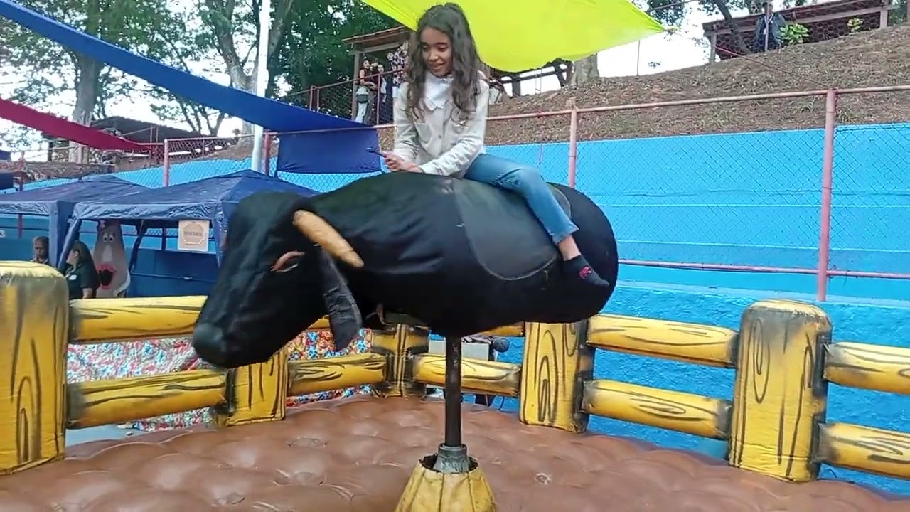 Touro mecânico Na festa do missão paz🌺🩷
