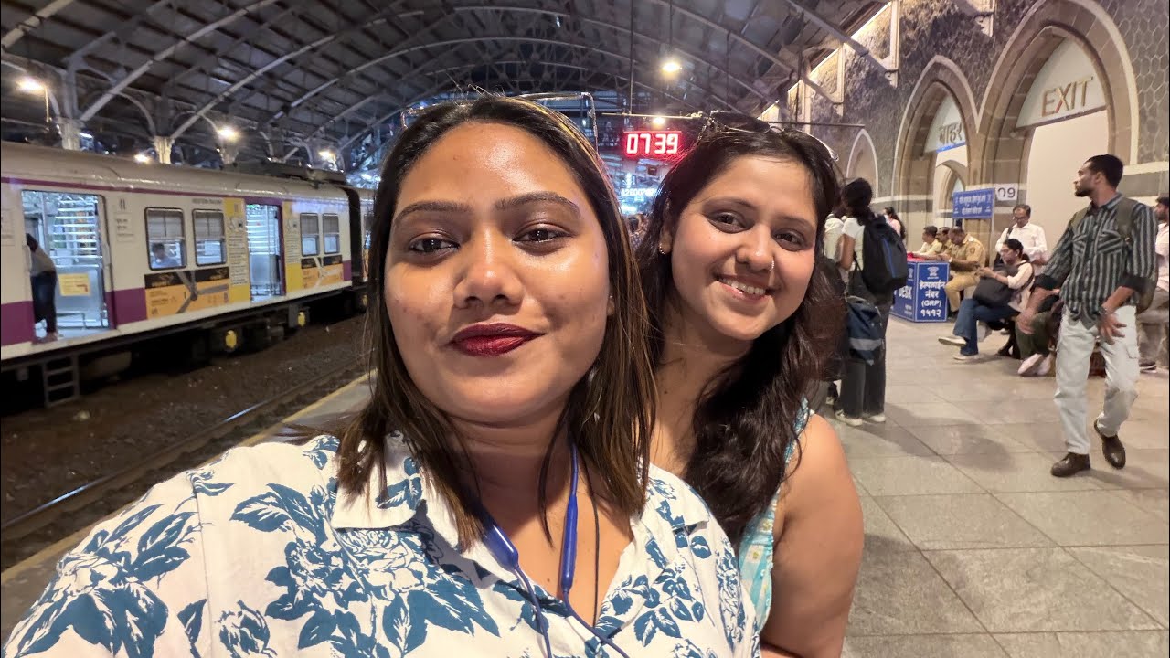 Bandra Shopping Vlog 🛍️✨ | Mu au Mora Friend Mumbai re Full Masti 😍🌊