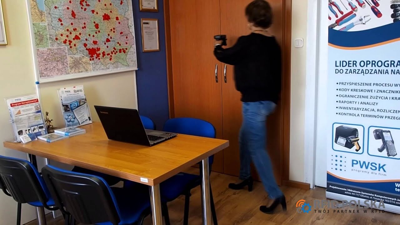 Inwentaryzacja kolektorem danych kodem kreskowym i RFID