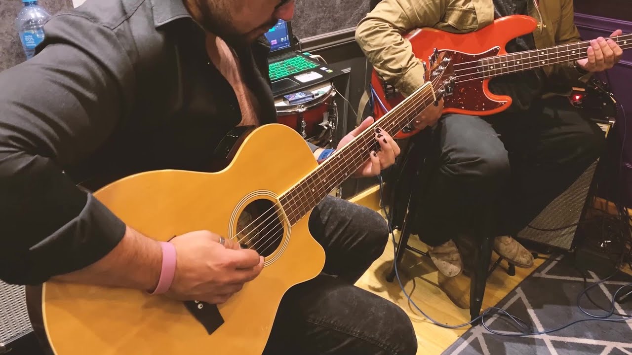 Take a look around - Acoustic Cover - Carlotta