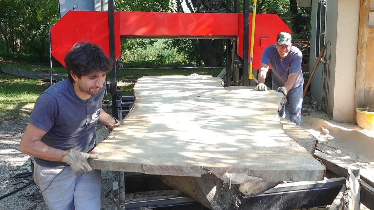 The Biggest Log I've Ever Sawn [6' between the guides]