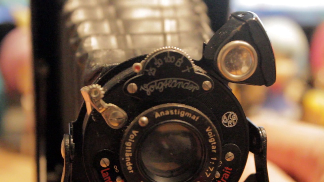 Voigtl&auml;nder Bessa Fotokamera aus den 1930er f&uuml;r Rollfilm