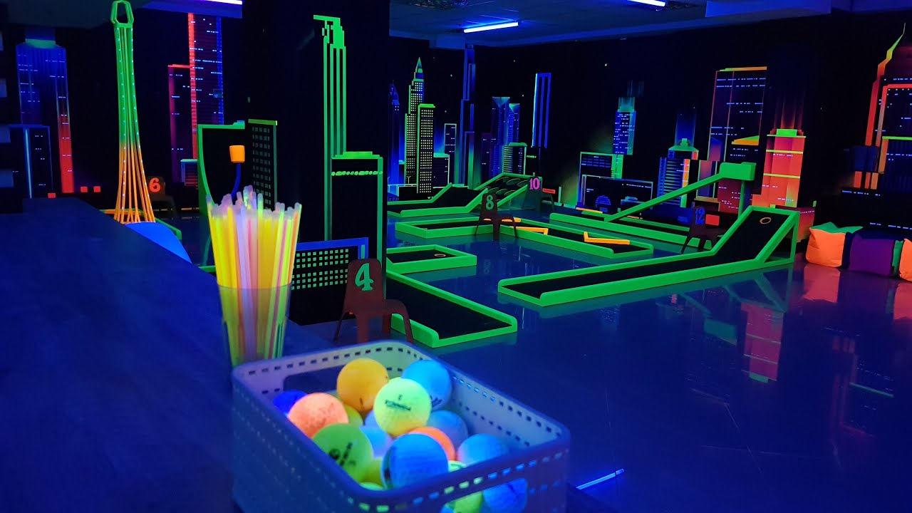 CityGolf Одесса Развлекательный клуб Светящегося минигольфа