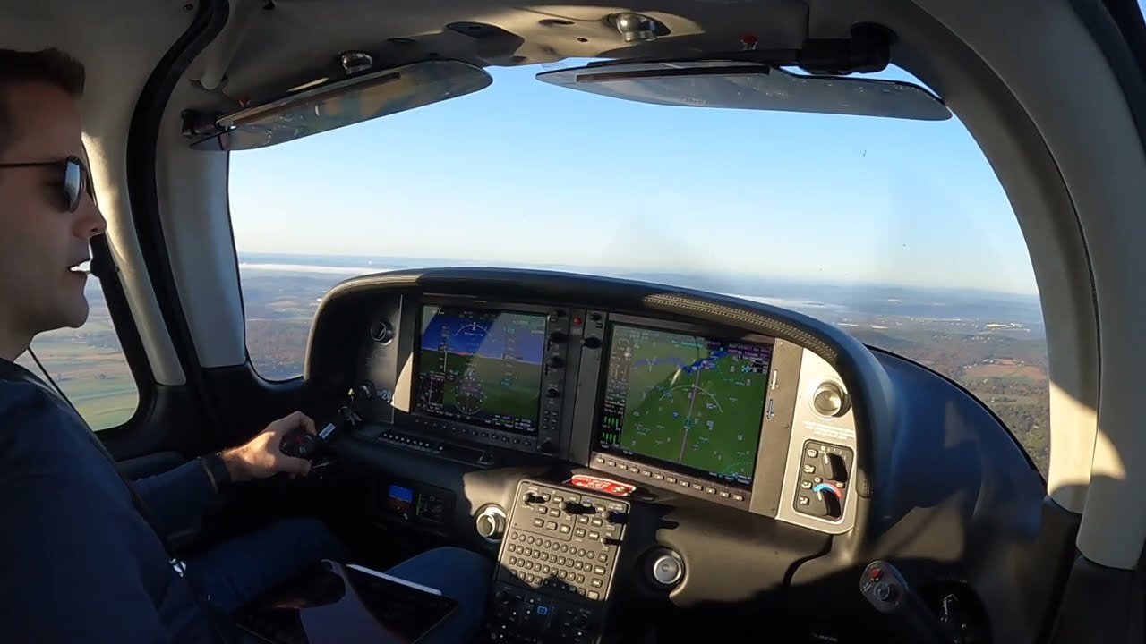 CIRRUS SR20: NYC Student Pilot Solo Cross Country // ATC Audio