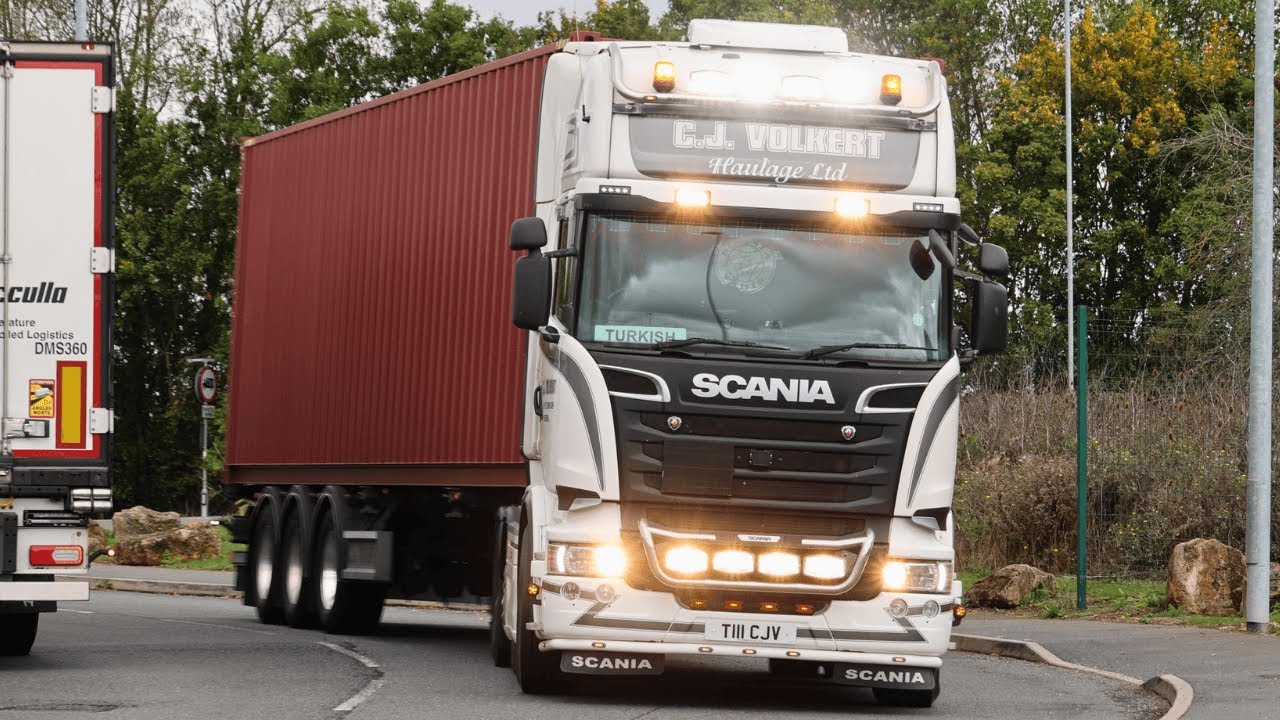 [ 4K ] Trucks Entering & Leaving Rothwell Truck Stop - UK: Vol. 76