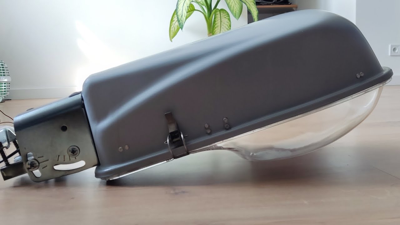 Oprawa uliczna Elgo LEDA new - ST2 100W , porównanie z OUSc-100
