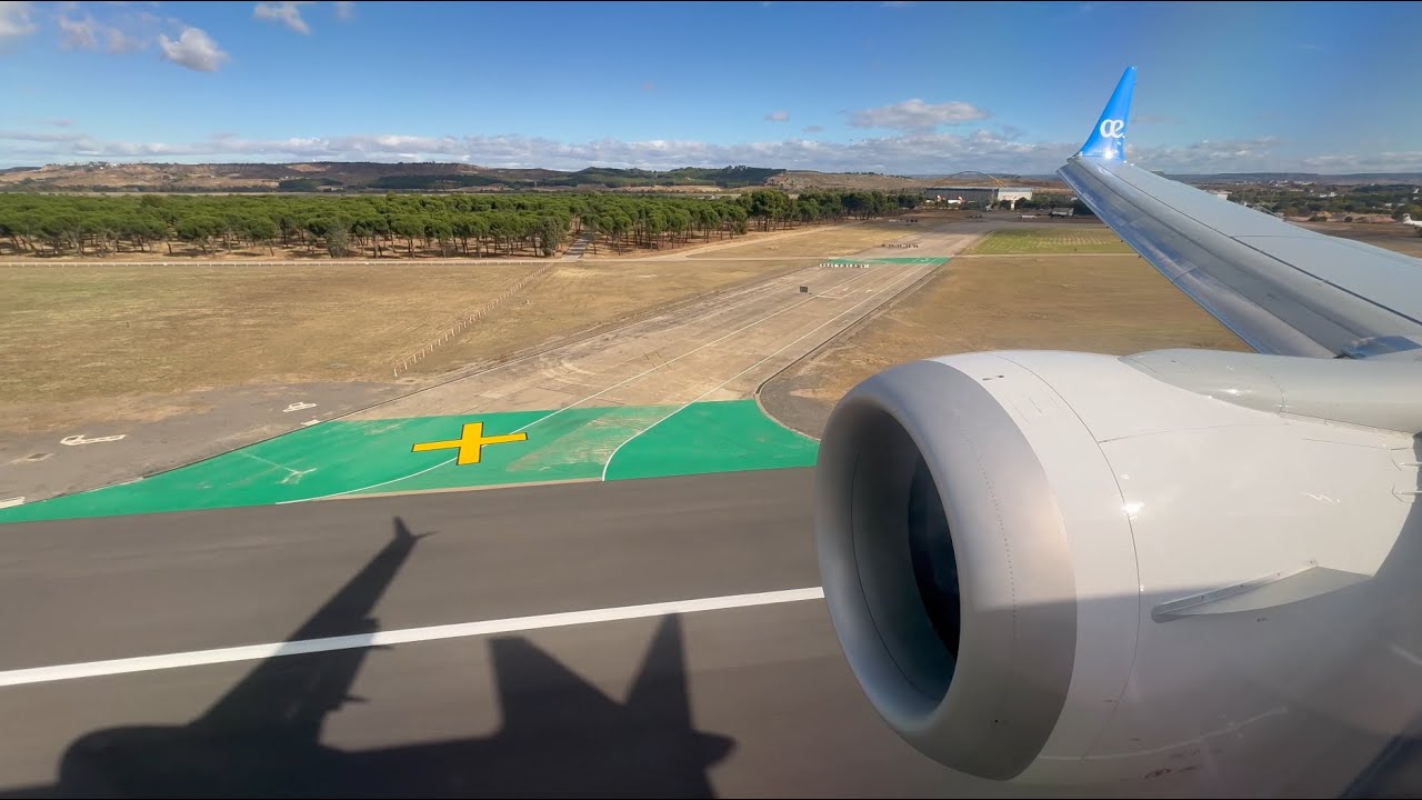 Air Europa B737 MAX 8 Onboard Landing Madrid Barajas EC-OPA Seat 7F