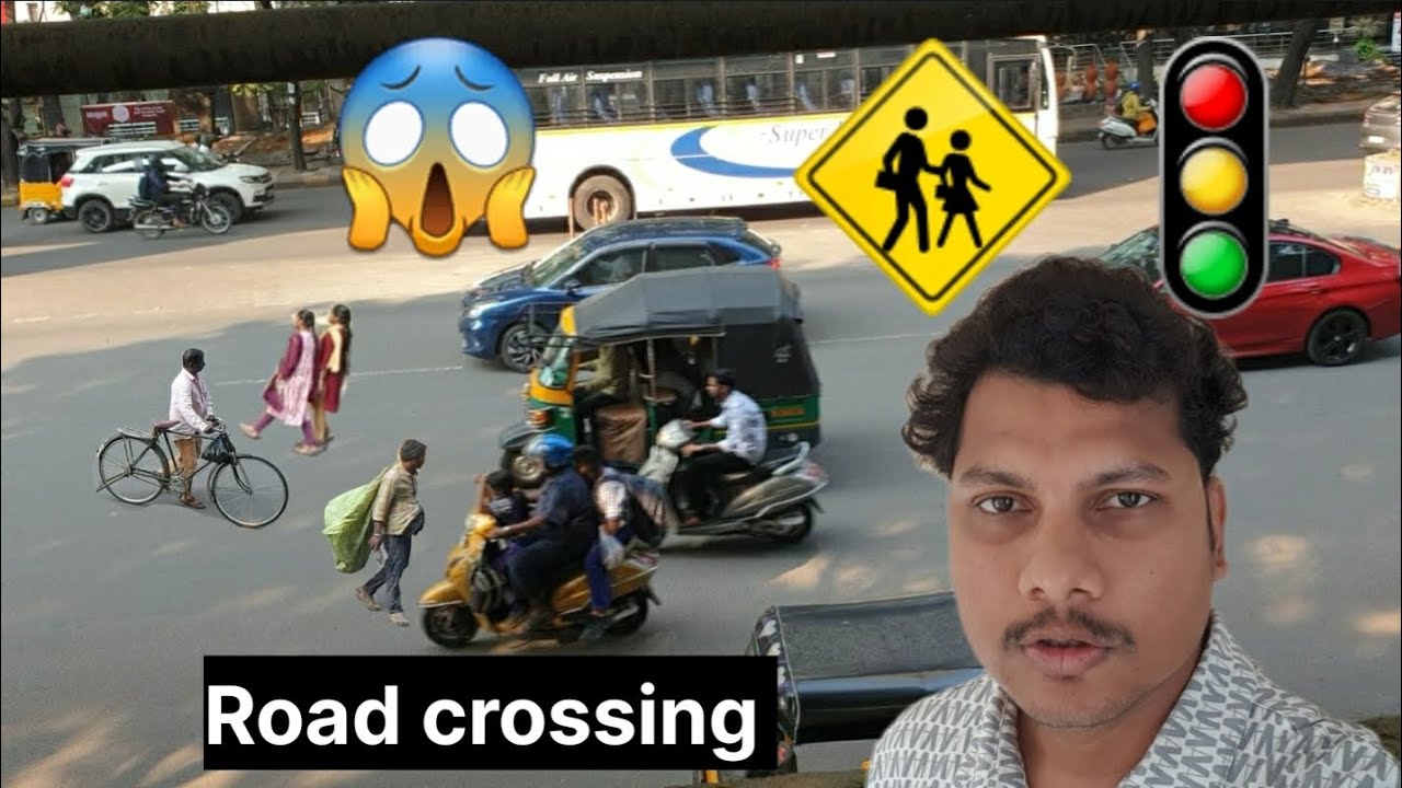 Khatarnak Road Cross😱 | Traffic Scene | Mango Maan