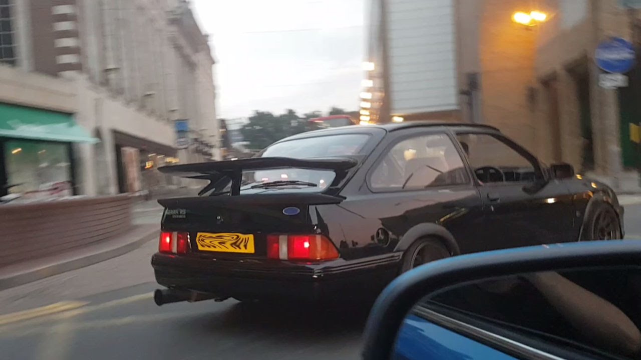 Give it some welly mate! - SIERRA COSWORTH RS boosts through tunnel