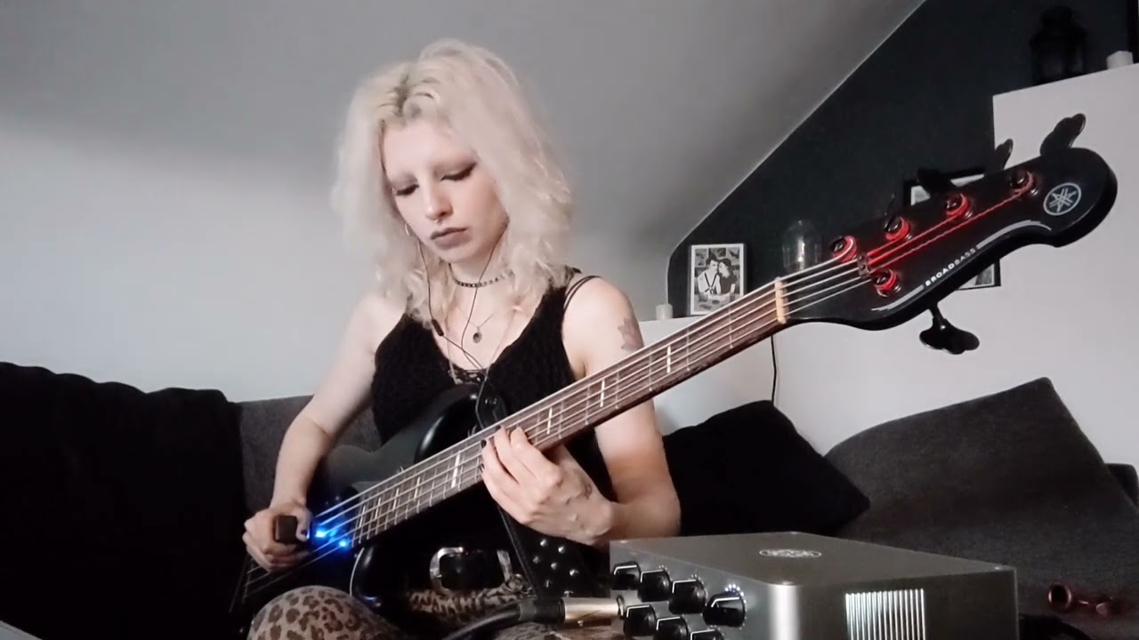 Ebow on Bass 4: Blade Runner