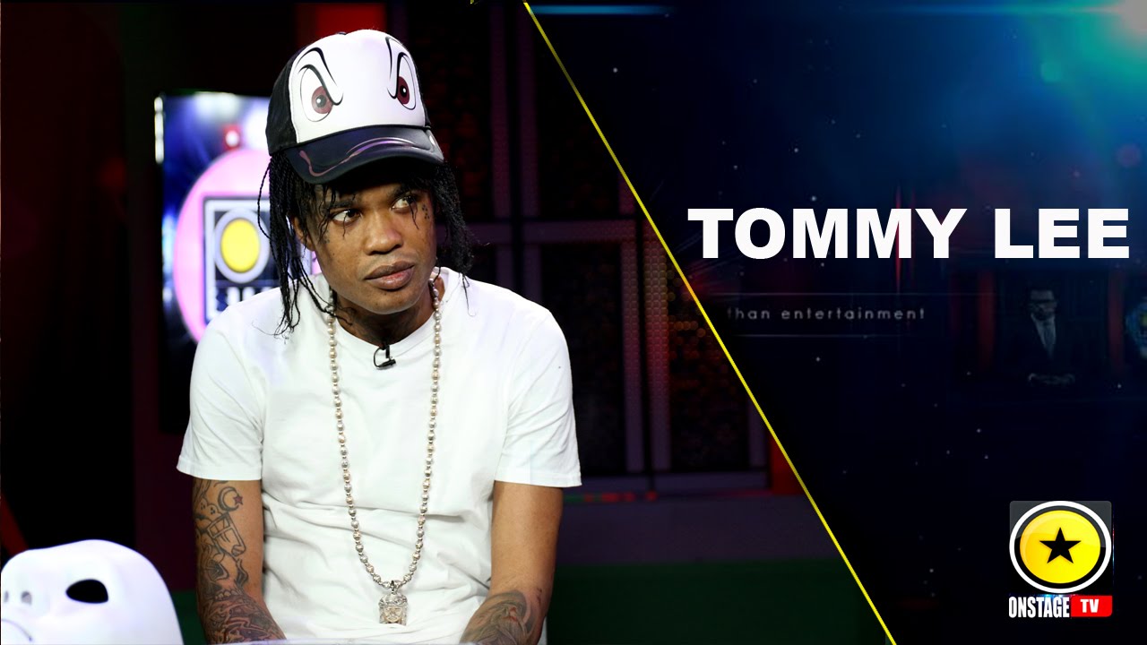 Tommy Lee Surprises Fans!