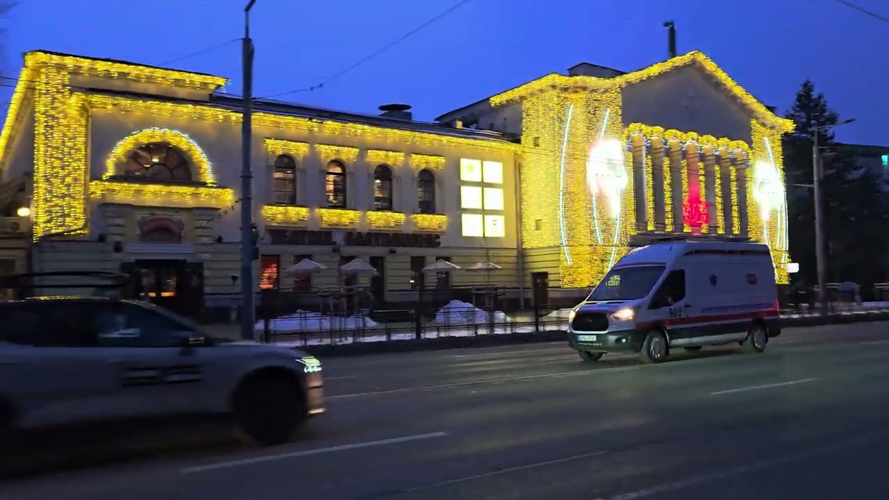 Вечером возле Театра Оперы и Балета.21.02.2026