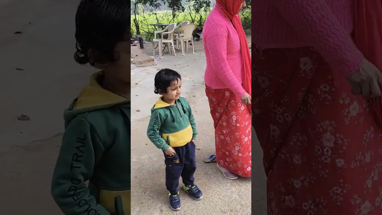बच्चों को खेल गतिविधियों के माध्यम से पढ़ाया जाता है।