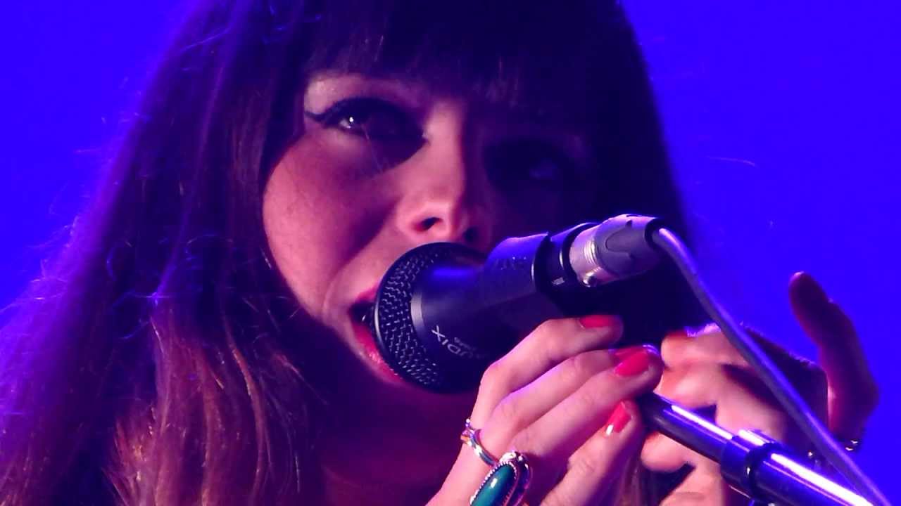 Melody's Echo Chamber - I Follow You @ Paris l'Olympia 2013