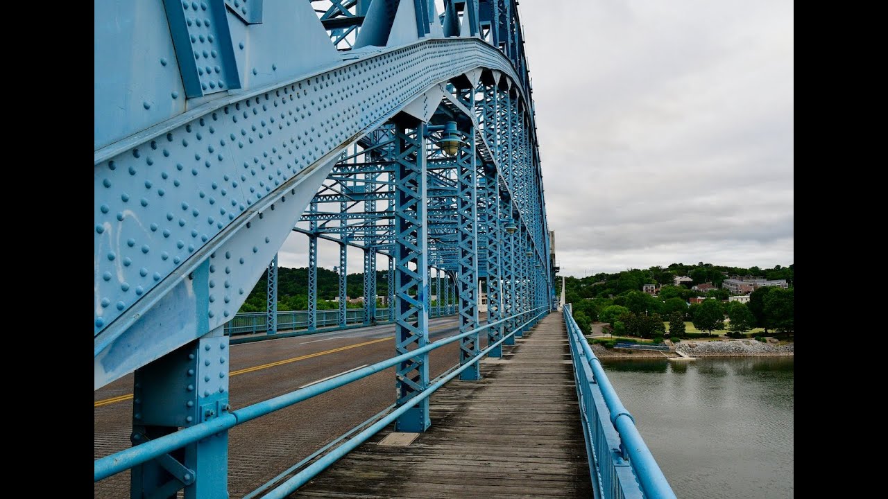 Walking Tour: Discover the Charm of Chattanooga's Walnut Street Bridge