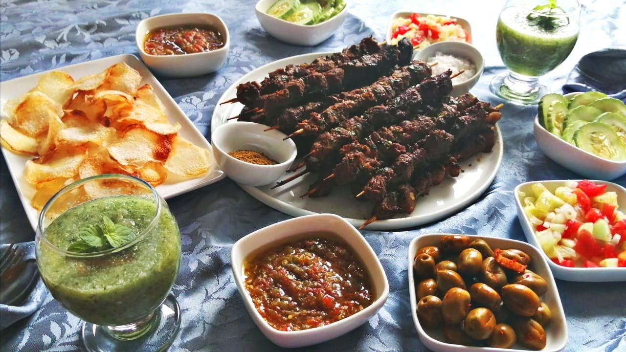 اطباق العيد /سر القطبان اللحم الفتية والهشيشة + الغياتية سلطة الفلفلة مدقوقة المرافقة لجميع الأطباق