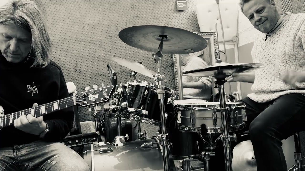 …und Dresden by @nimbu2435 @peterknoll guitar, effects @christianfinger drums