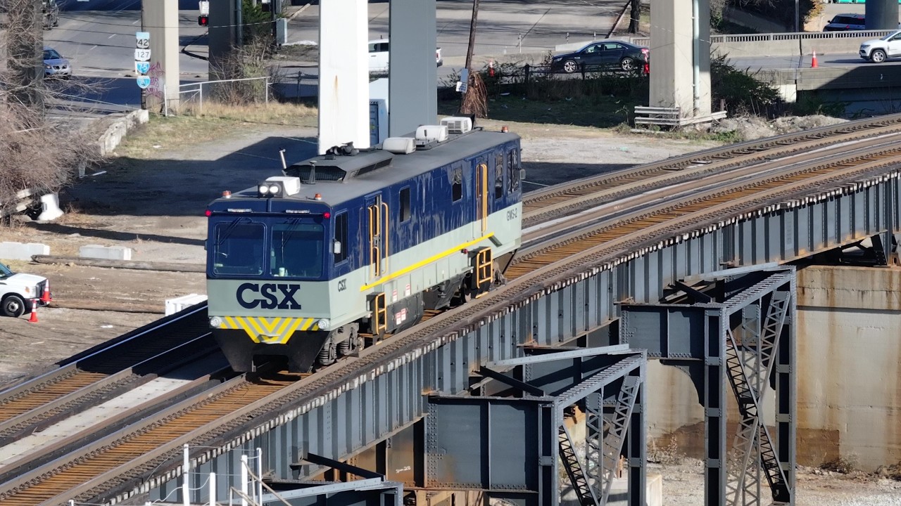 Виннебаго на рельсах? Поезд CSX Geometry в действии