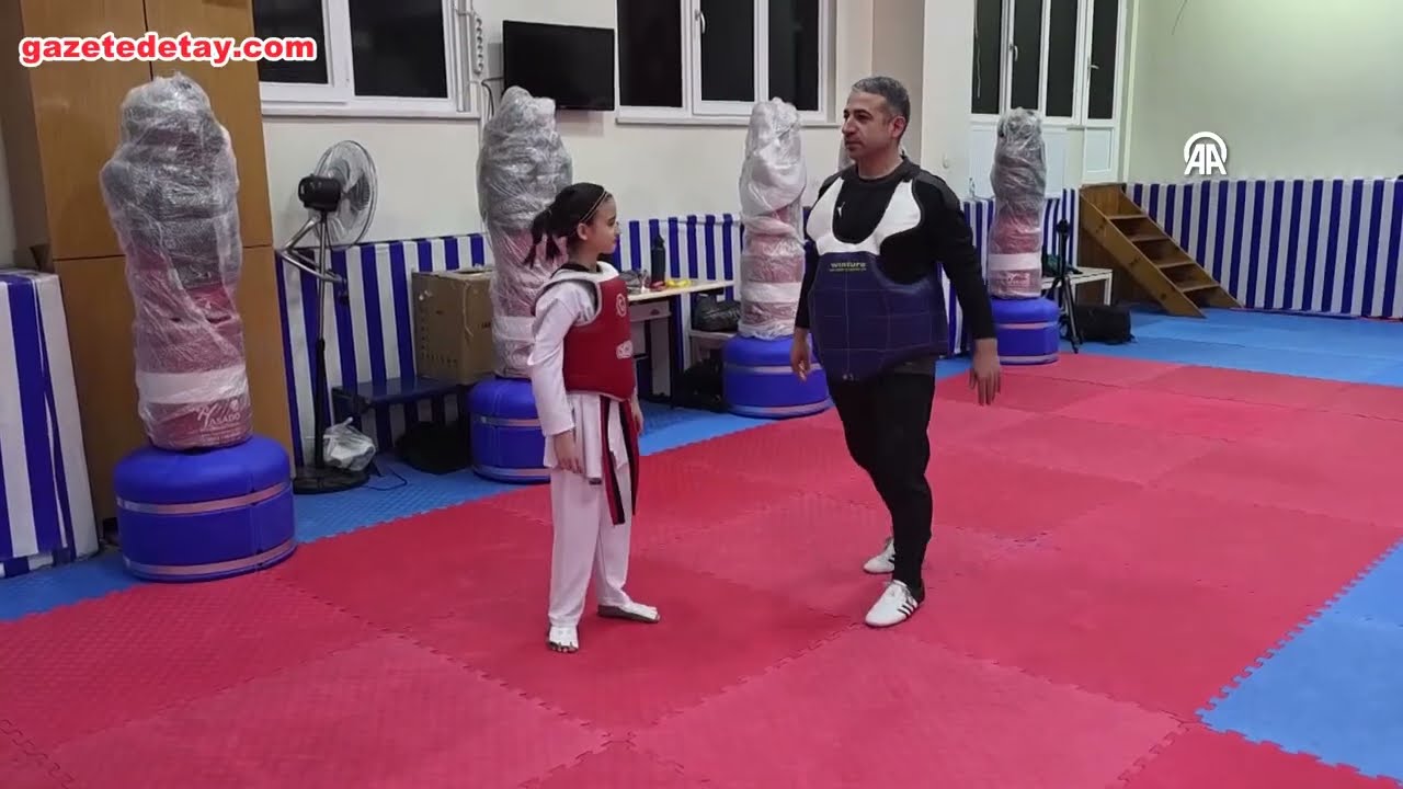 Aksaraylı baba-kız, tekvando şampiyonasında altın madalya almanın gururunu yaşıyor