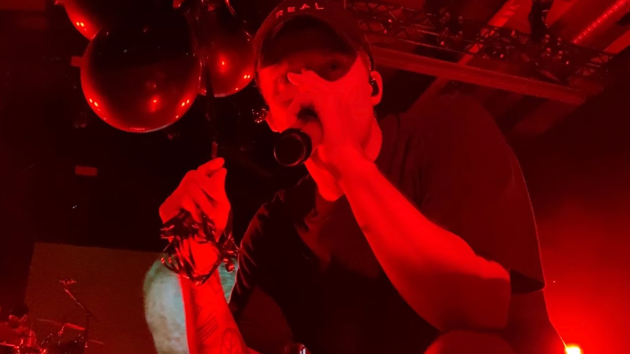 NF - Leave Me Alone - Close up! (Live in Berlin 020320)