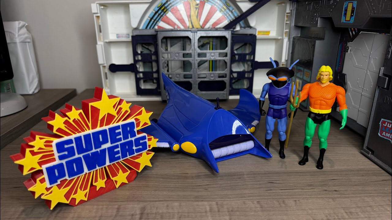 Review: Super Powers Sea-Saucer, Black Manta and Aquaman Action Figures