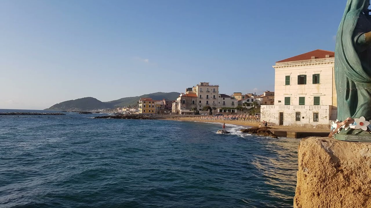 Santa - Maria di Castellabate lo splendore della costa Tirrenica del mare !!!