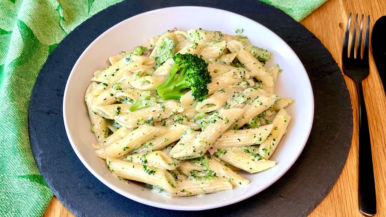 Nudeln mit Brokkoli-Käse-Sauce | schnell & einfach