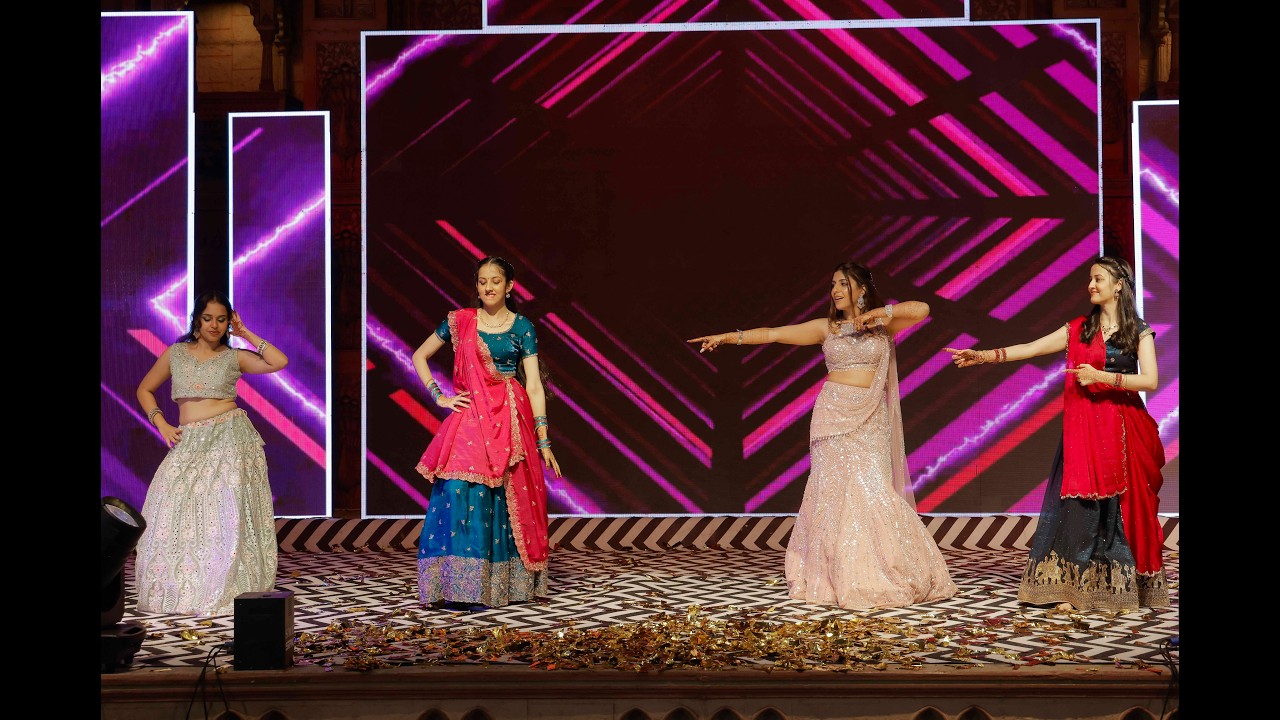 BRIDE WITH SISTERS | SANGEET DANCE PERFORMANCE
