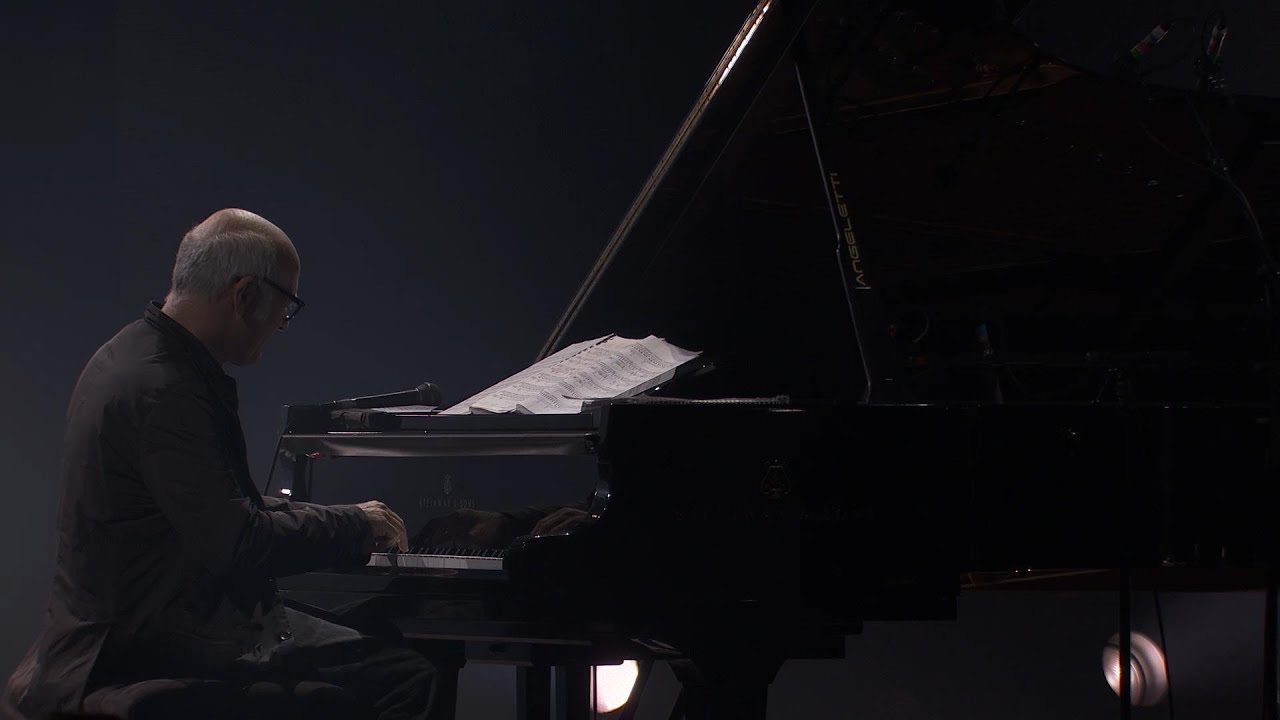 Ludovico Einaudi - Lady Labyrinth & Waterways (Live at iTunes Festival 2013)