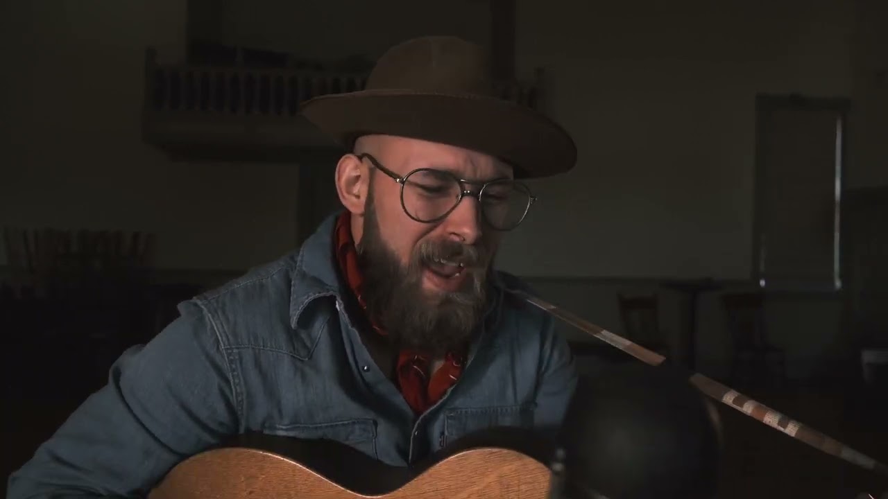 Benjamin Dakota Rogers - Maggie (Official Live Video)