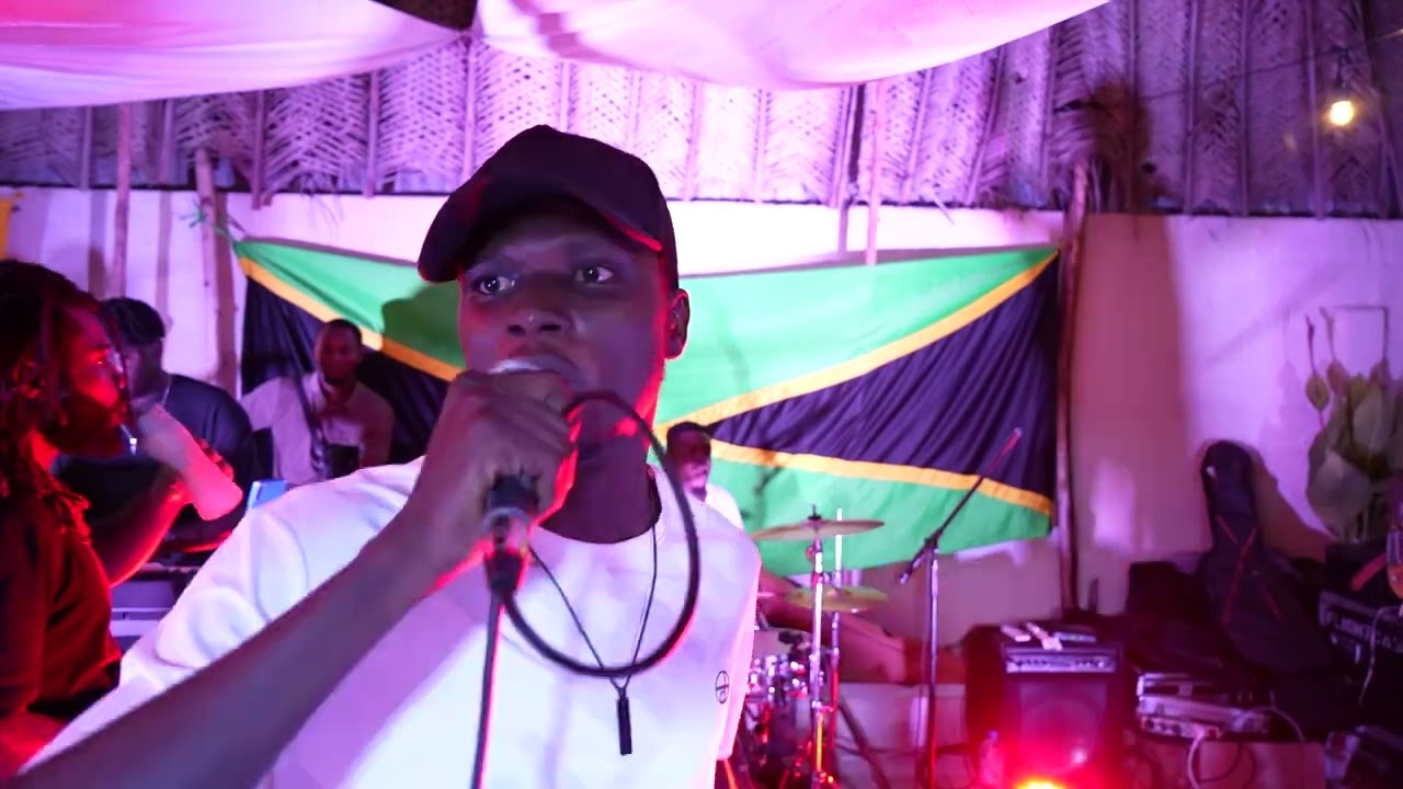 Performance Live (Cotonou, Benin) Avec Dave Arranjah