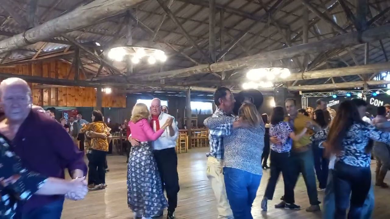 Amaranto e seu conjunto...Nega barrasca ( xiru missioneiro)