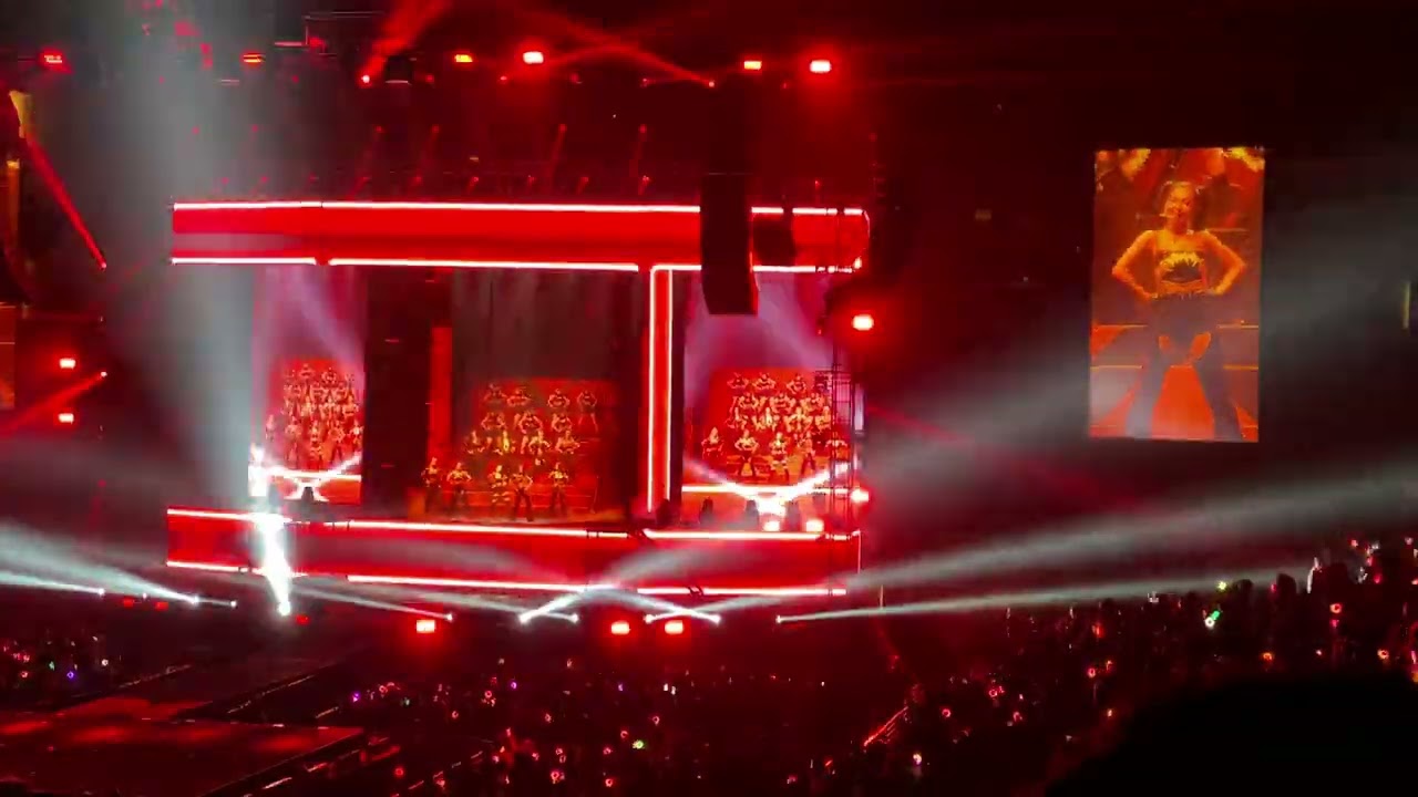 TWICE - "SHOT CLOCK" (Live in Oakland)
