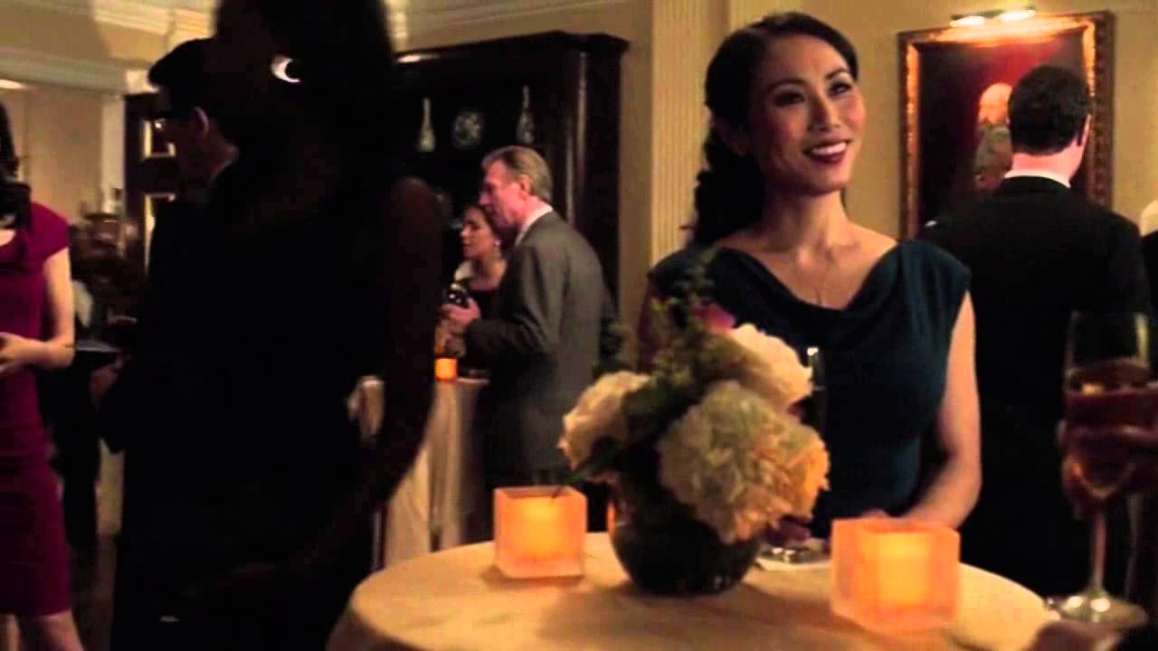Joanne Kelly in Hostages - 1x12