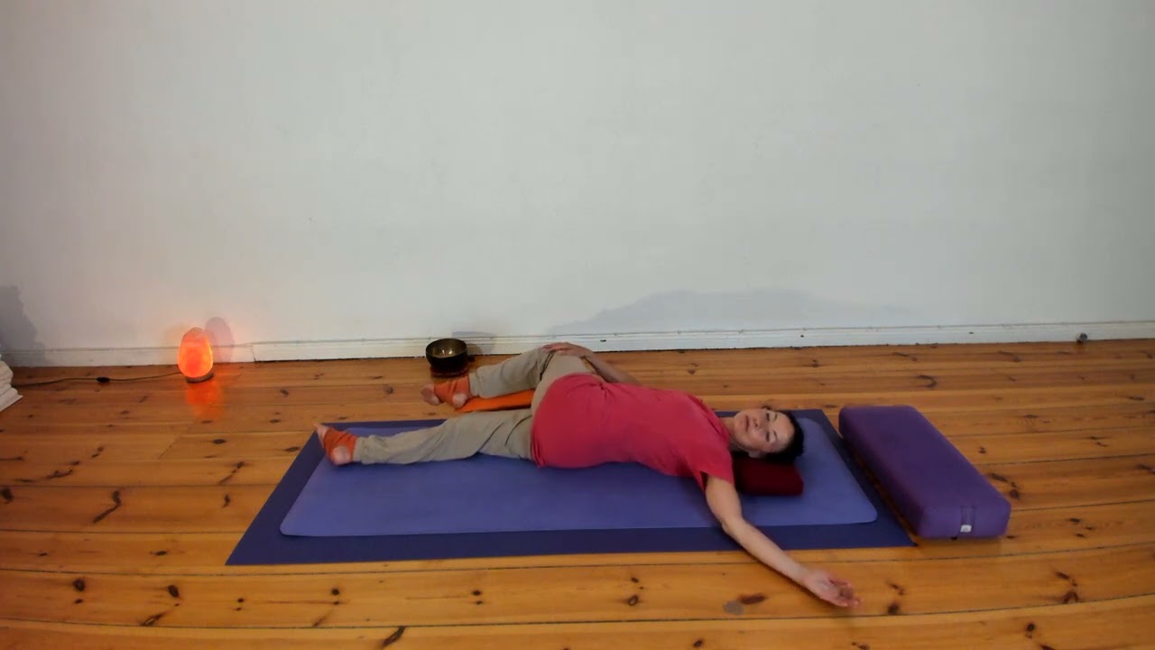TriYoga Flows Hip Side Stretch mit Urvasi Leone, für einen freien Brustkorb und mehr Atemkapazität